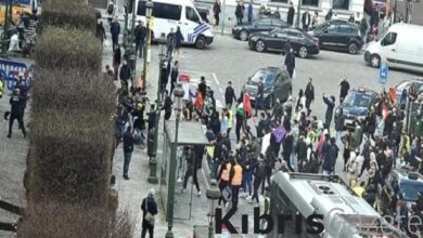 Terör örgütü PKK yandaşları, Avrupa Parlamentosu önünde polise saldırdı 5 teror orgutu pkk yandaslari avrupa parlamentosu onunde polise saldirdi ECtwUW73