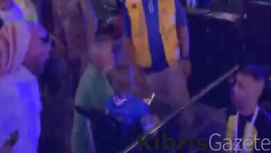 Al Ittihad Süper Kupa'yı kaybetti: Futbolcuya taraftardan kırbaçlı saldırı 5 al ittihad super kupayi kaybetti futbolcuya taraftardan kirbacli saldiri j9OeSqpE