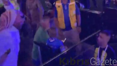 Al Ittihad Süper Kupa'yı kaybetti: Futbolcuya taraftardan kırbaçlı saldırı 4 al ittihad super kupayi kaybetti futbolcuya taraftardan kirbacli saldiri qajP2qcj