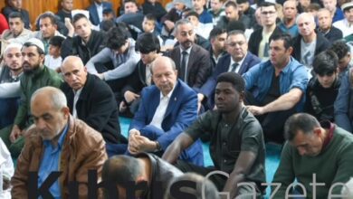 cumhurbaskani tatar bayram namazini hz abu bekir camisinde kildi KVIXgxZc