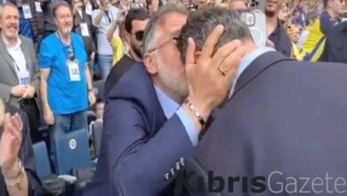 Fenerbahçe taraftarı, Ali Koç'u alnından öptü 8 fenerbahce taraftari ali kocu alnindan optu qxDWjIUd
