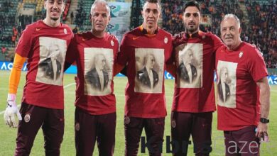galatasarayli oyuncular isinmaya ataturk tisortuyle cikti 8WGWkd1S