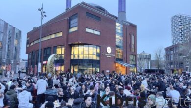 Hollanda’da cami önünde 1500 kişilik sokak iftarı düzenlendi 1 hollandada cami onunde 1500 kisilik sokak iftari duzenlendi 7b2Mf5yu