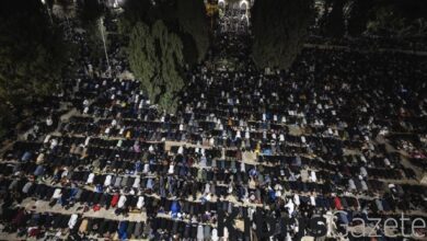 Kadir Gecesi’ni Mescid-i Aksa’da ihya ettiler: 200 bin Müslüman saf tuttu 3 kadir gecesini mescid i aksada ihya ettiler 200 bin musluman saf tuttu J7KPdlku