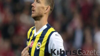 Olympiakos taraftarından Edin Dzeko'ya boykot 10 olympiakos taraftarindan edin dzekoya boykot FvmSgFLN