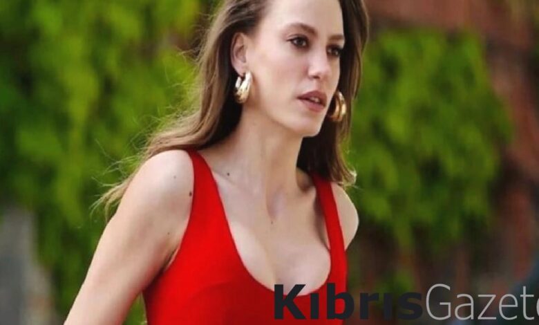 Serenay Sarıkaya cesur dekoltesiyle olay yarattı! 'Bu kadar da değil' 11 serenay sarikaya cesur dekoltesiyle olay yaratti bu kadar da degil LB2Etzpf