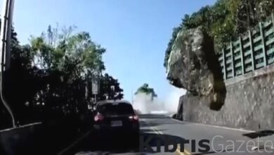 Tayvan'daki depremde dev kaya, üzerine düştüğü aracı parçaladı 8 tayvandaki depremde dev kaya uzerine dustugu araci parcaladi wyJDwcxa