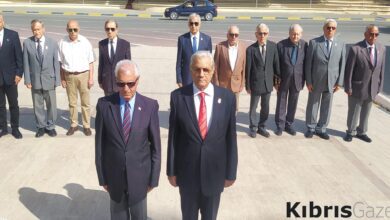 tmt mucahitler dernegi ataturk bustune ve tekke bahcesindeki sehitler anitina celenk koydu YLKuJlVD